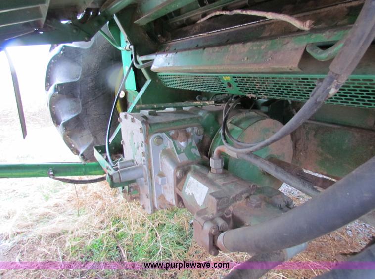 image for item B7093 1999 John Deere CTS II Maximizer combine