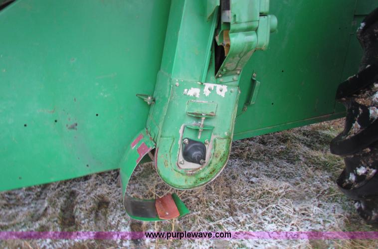 image for item B7093 1999 John Deere CTS II Maximizer combine