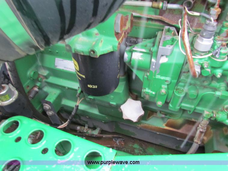 image for item B7093 1999 John Deere CTS II Maximizer combine