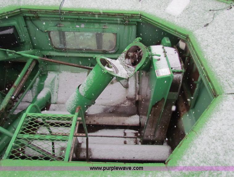 image for item B7093 1999 John Deere CTS II Maximizer combine