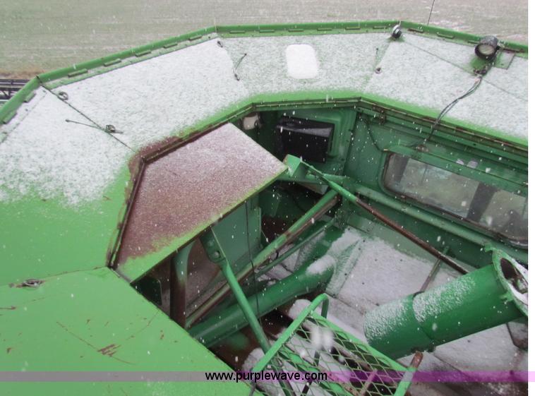 image for item B7093 1999 John Deere CTS II Maximizer combine