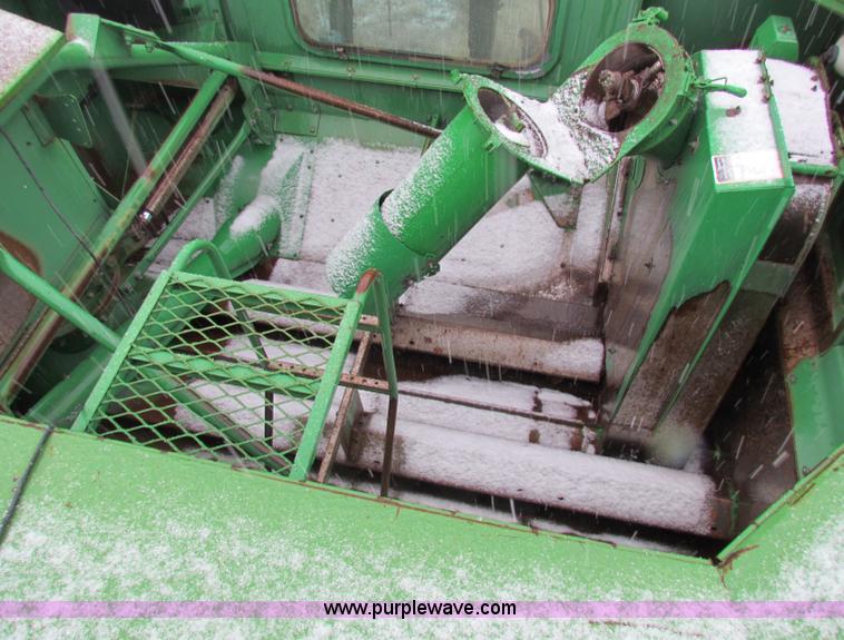 image for item B7093 1999 John Deere CTS II Maximizer combine