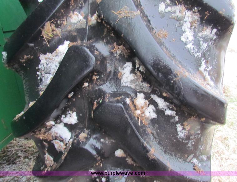 image for item B7093 1999 John Deere CTS II Maximizer combine