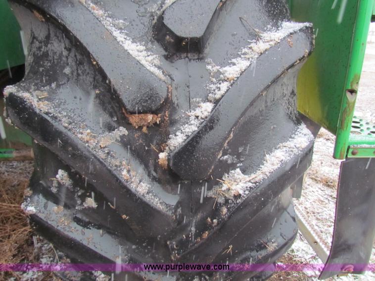 image for item B7093 1999 John Deere CTS II Maximizer combine