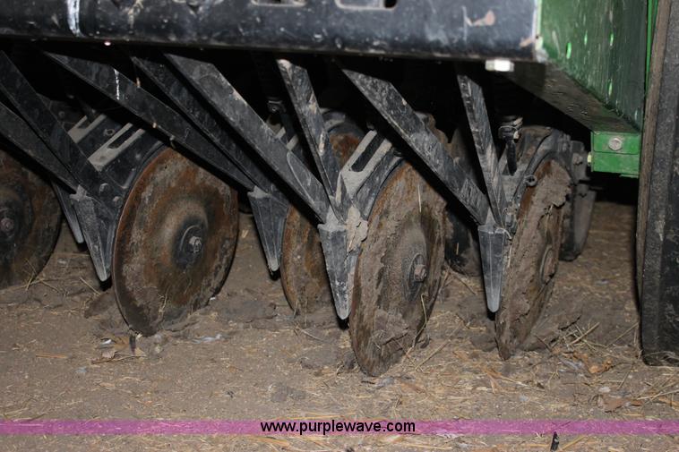 image for item B8973 1998 John Deere 450 21 row grain drill