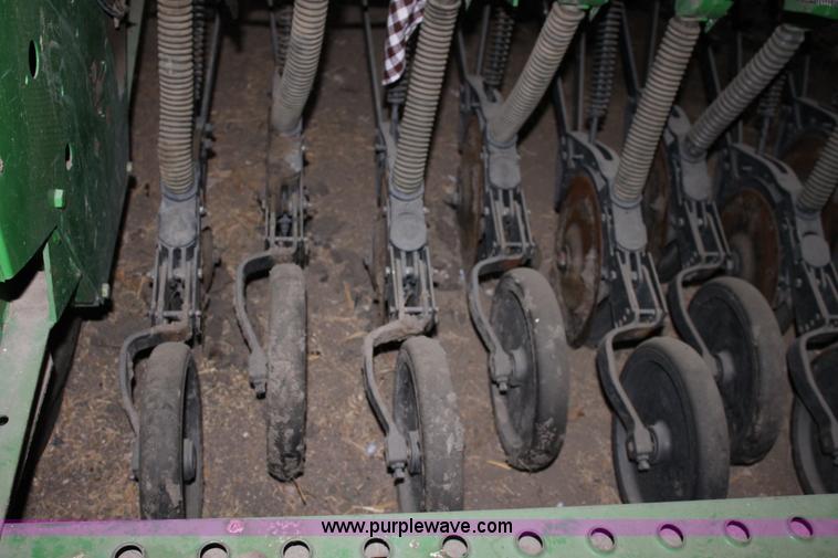 image for item B8973 1998 John Deere 450 21 row grain drill