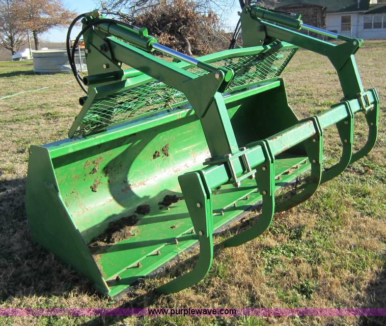 John Deere 8' grapple bucket in Bartlesville, OK Item C5267 sold