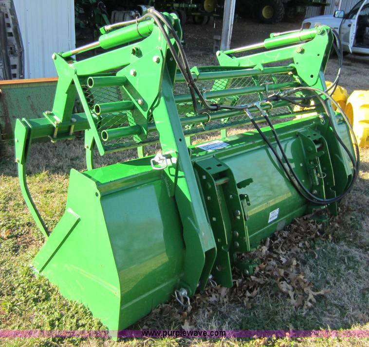 image for item C5267 John Deere 8' grapple bucket