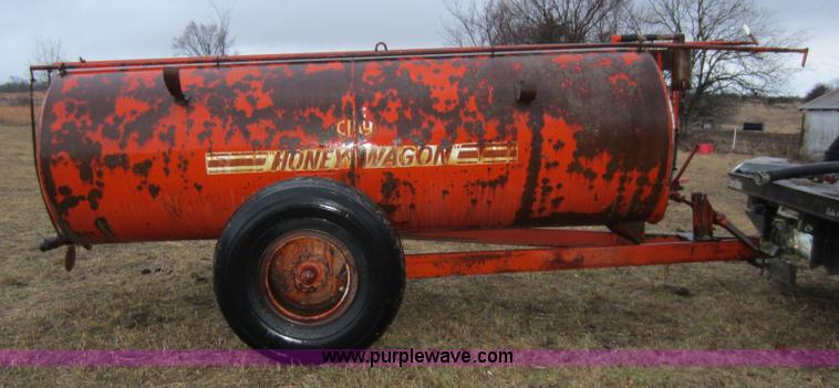 image for item C5275 1,500 gallon honey wagon