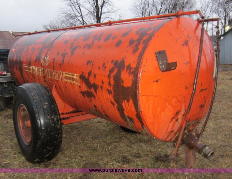 image for item C5275 1,500 gallon honey wagon
