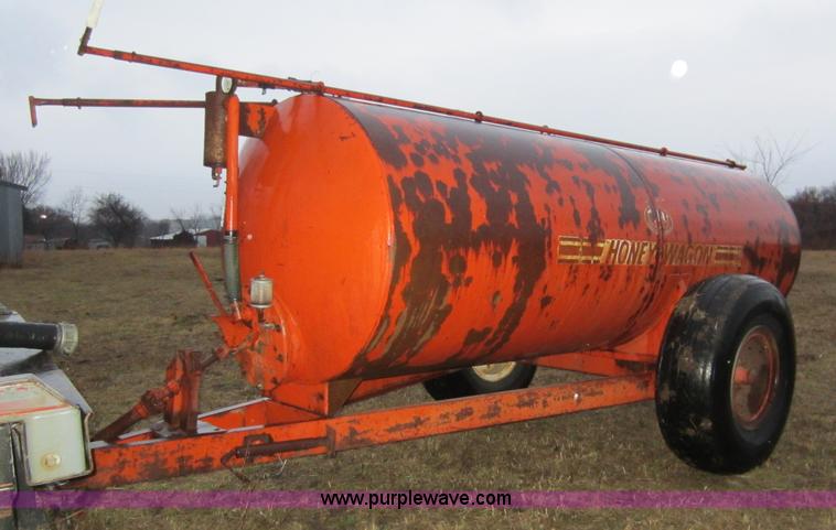 image for item C5275 1,500 gallon honey wagon