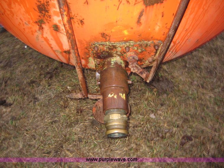 image for item C5275 1,500 gallon honey wagon