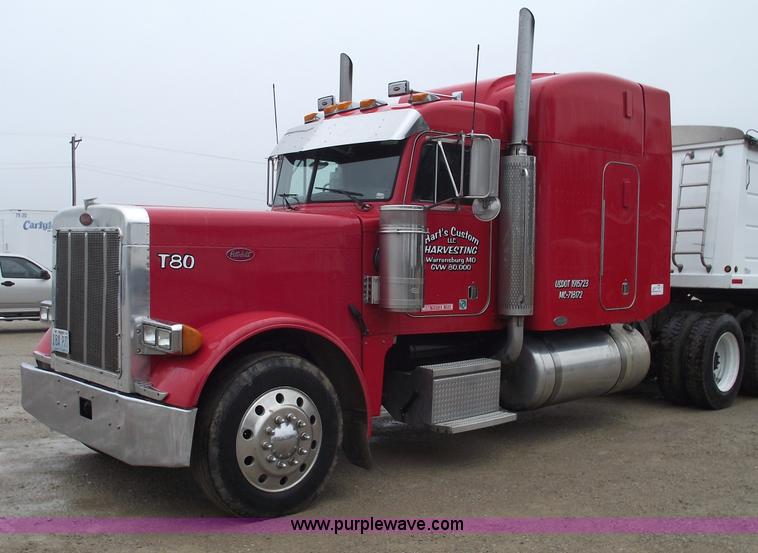 image for item C5954 2001 Peterbilt 379 semi truck
