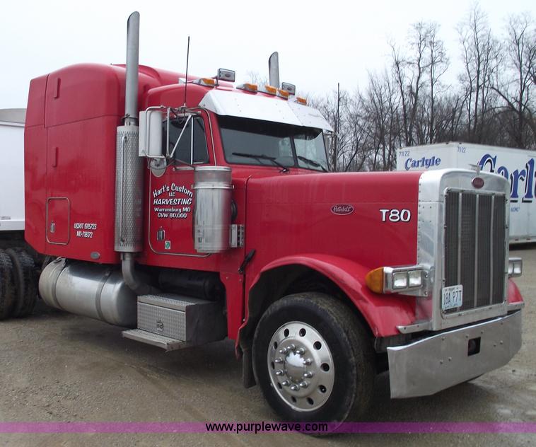 image for item C5954 2001 Peterbilt 379 semi truck