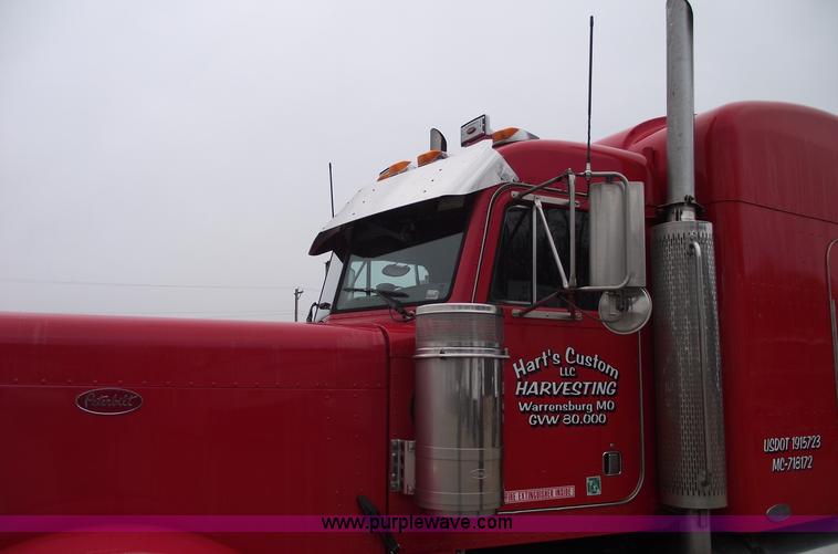 image for item C5954 2001 Peterbilt 379 semi truck