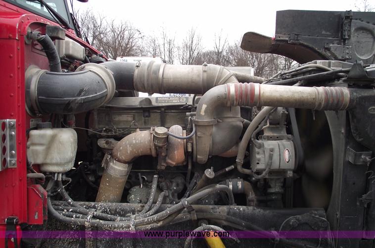 image for item C5954 2001 Peterbilt 379 semi truck