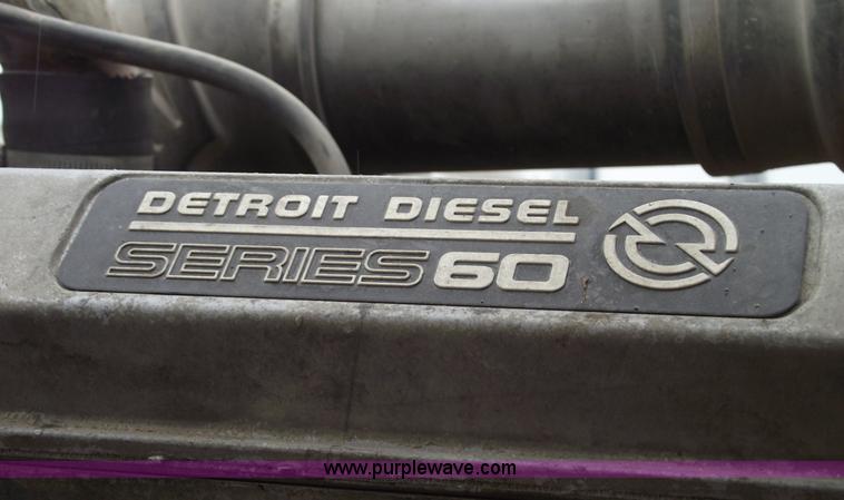 image for item C5954 2001 Peterbilt 379 semi truck