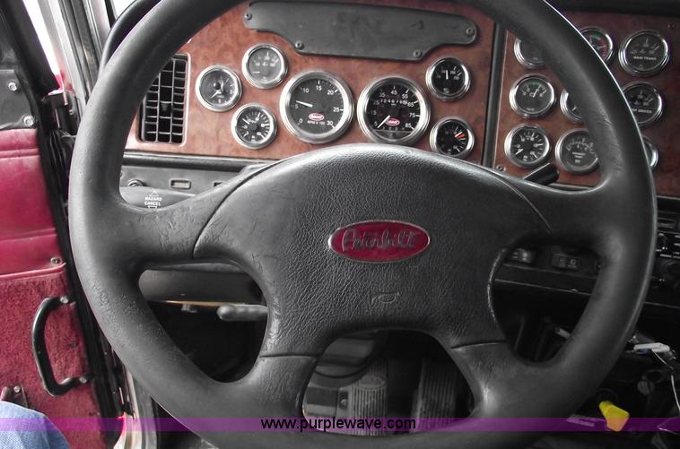 image for item C5954 2001 Peterbilt 379 semi truck