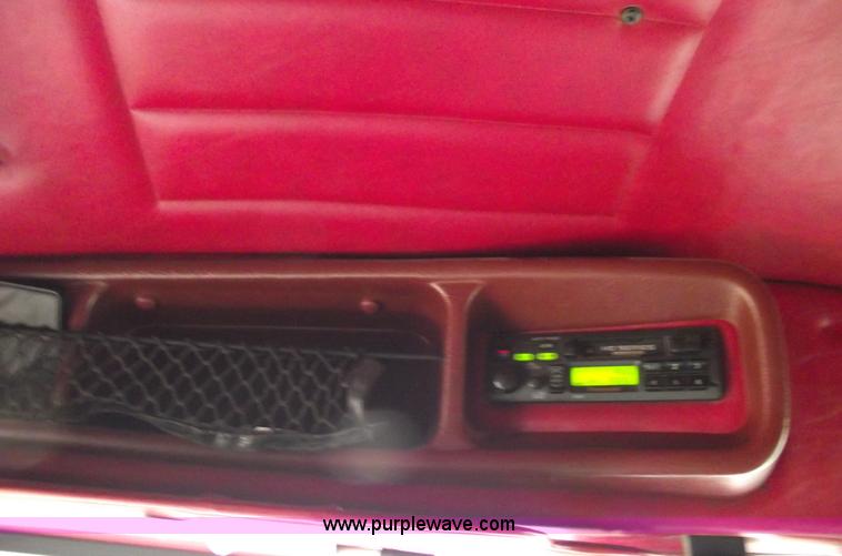 image for item C5954 2001 Peterbilt 379 semi truck