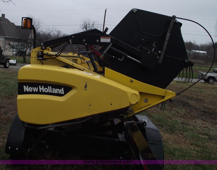 image for item C5957 2004 New Holland 74C 30' flex head