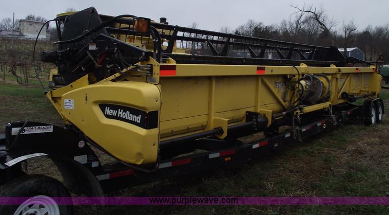 image for item C5957 2004 New Holland 74C 30' flex head