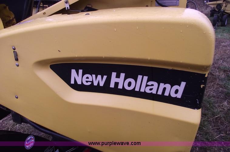 image for item C5957 2004 New Holland 74C 30' flex head