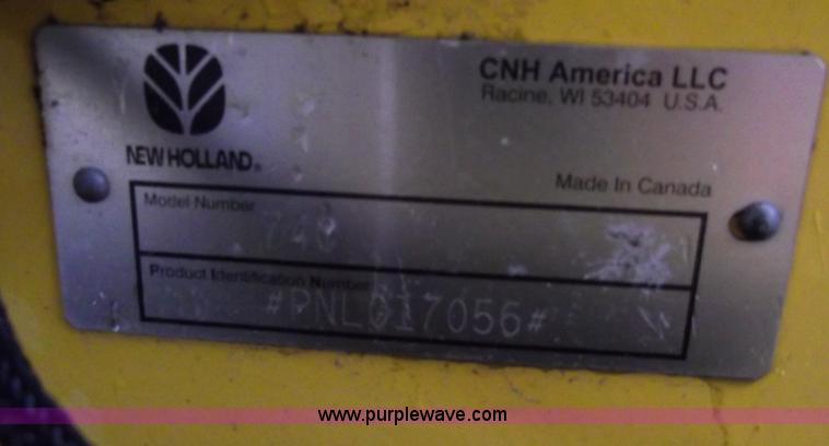 image for item C5957 2004 New Holland 74C 30' flex head