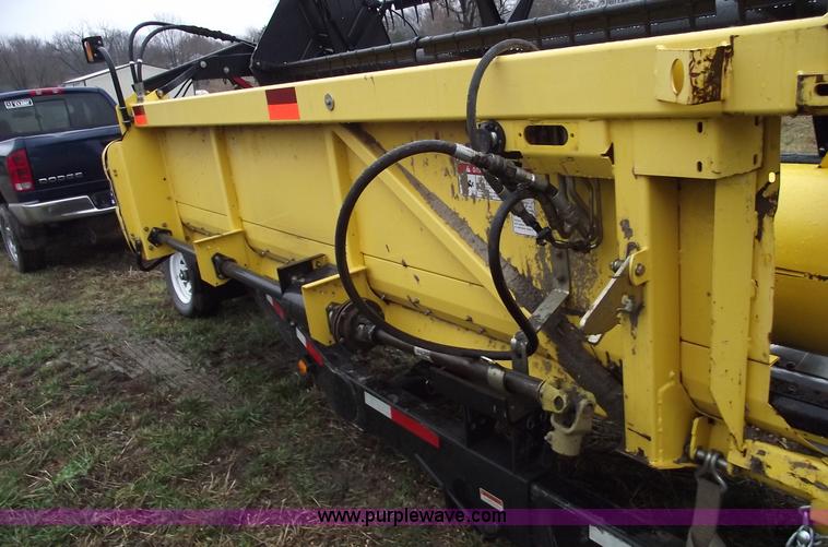 image for item C5957 2004 New Holland 74C 30' flex head