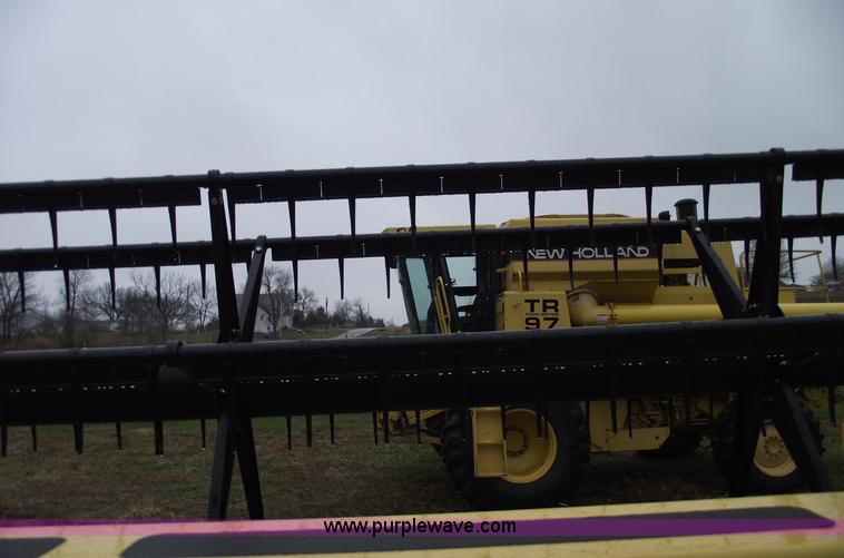 image for item C5957 2004 New Holland 74C 30' flex head