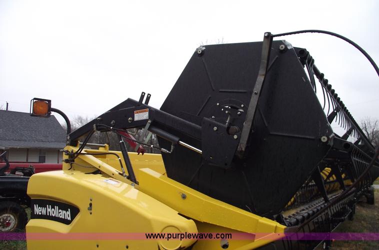 image for item C5957 2004 New Holland 74C 30' flex head