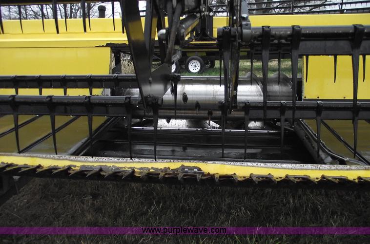 image for item C5959 2002 New Holland 94C 36' draper head