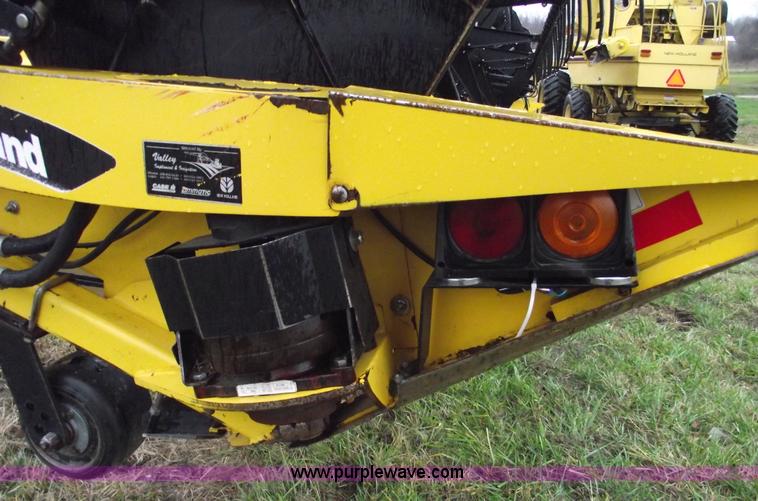 image for item C5959 2002 New Holland 94C 36' draper head