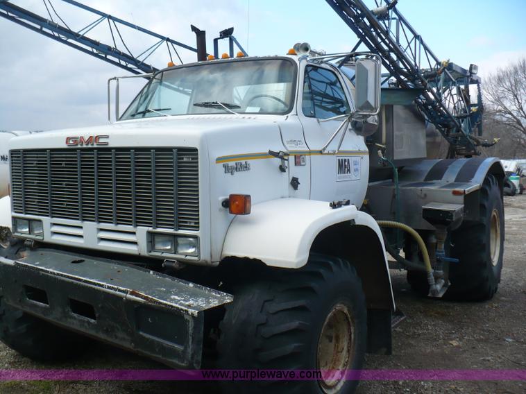 image for item C5974 1984 GMC Topkick 7000 sprayer truck