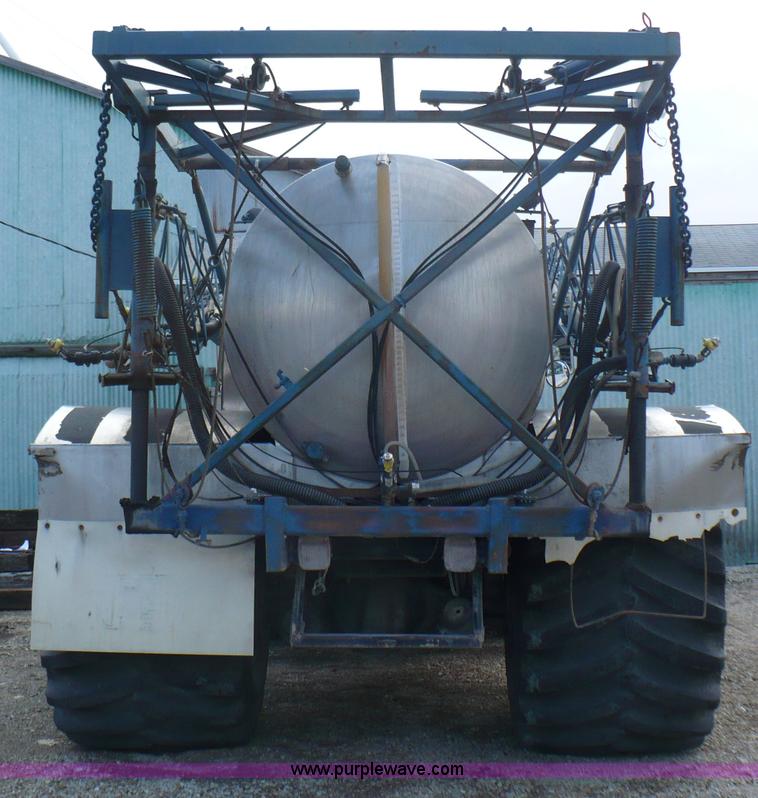 image for item C5974 1984 GMC Topkick 7000 sprayer truck
