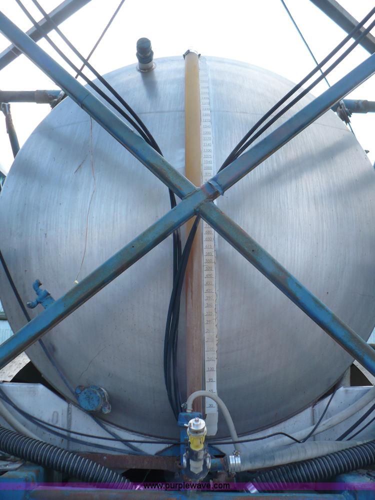 image for item C5974 1984 GMC Topkick 7000 sprayer truck