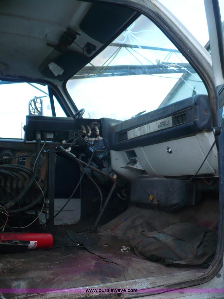 image for item C5974 1984 GMC Topkick 7000 sprayer truck