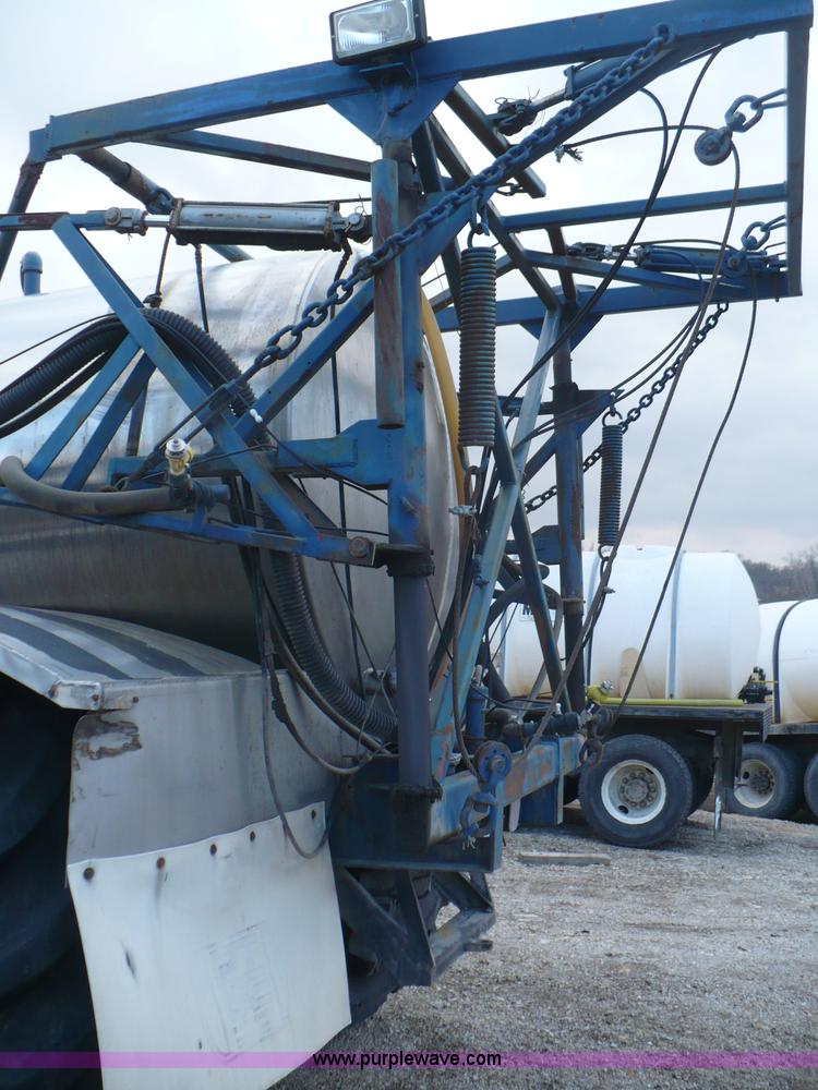 image for item C5974 1984 GMC Topkick 7000 sprayer truck