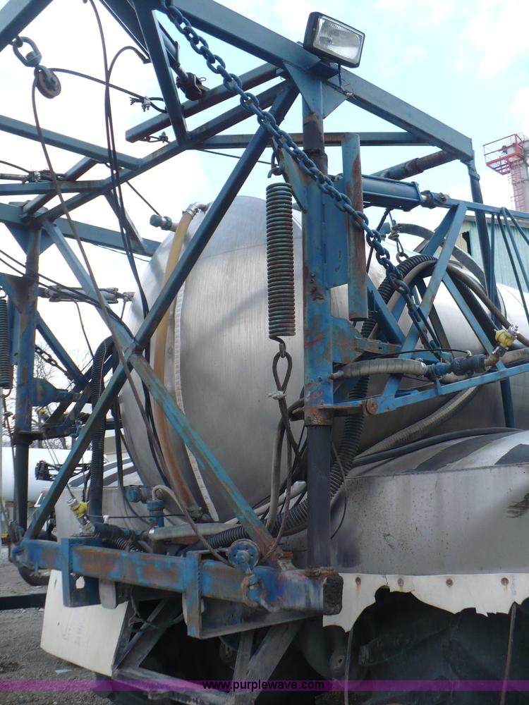 image for item C5974 1984 GMC Topkick 7000 sprayer truck