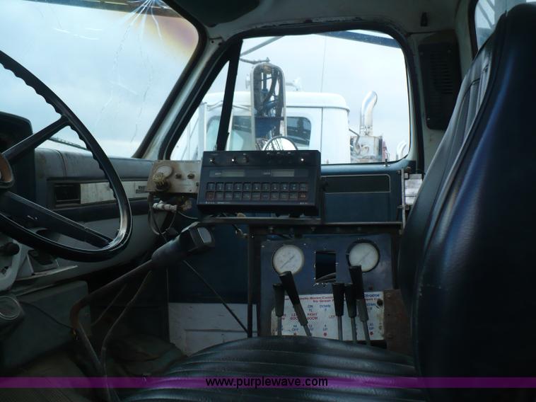 image for item C5974 1984 GMC Topkick 7000 sprayer truck