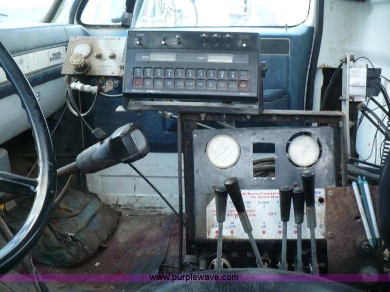 image for item C5974 1984 GMC Topkick 7000 sprayer truck