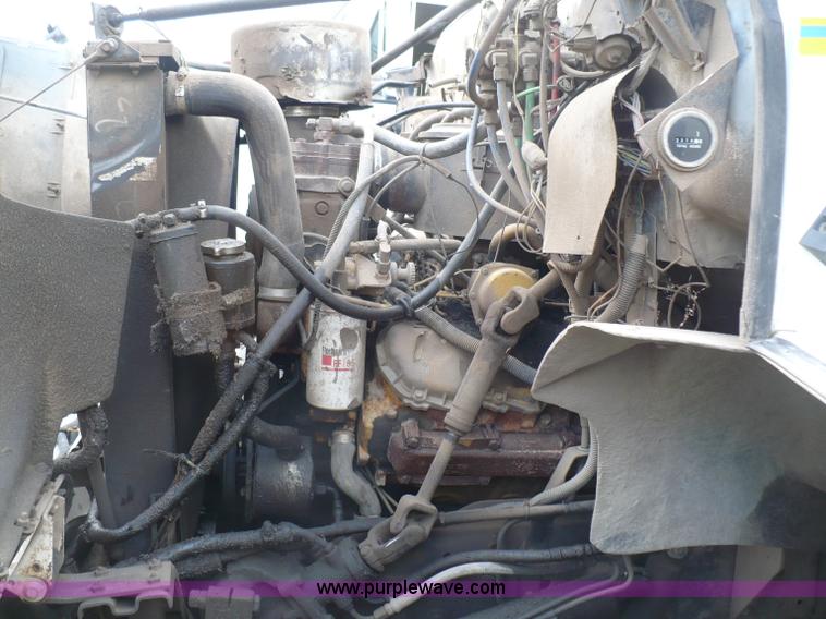 image for item C5974 1984 GMC Topkick 7000 sprayer truck