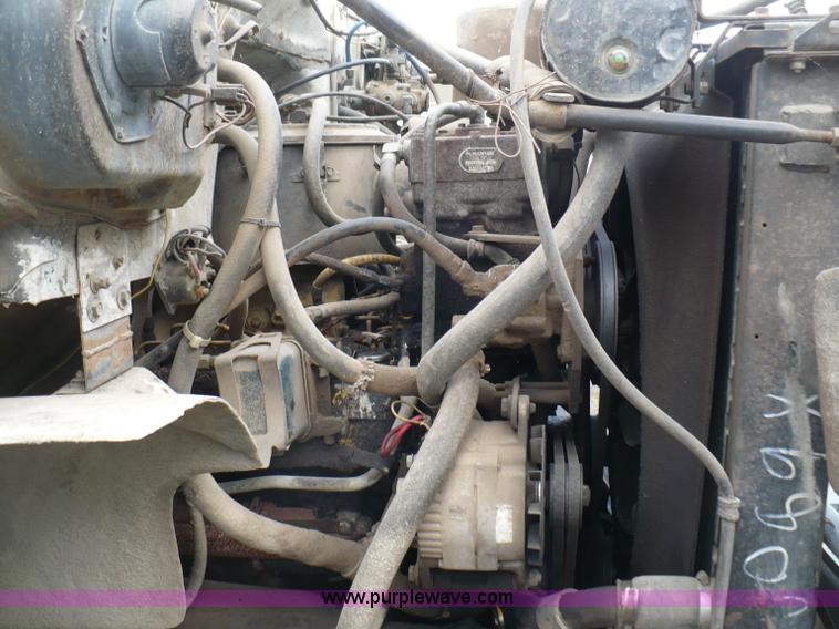 image for item C5974 1984 GMC Topkick 7000 sprayer truck