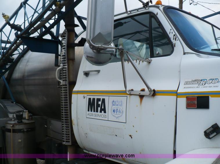 image for item C5974 1984 GMC Topkick 7000 sprayer truck