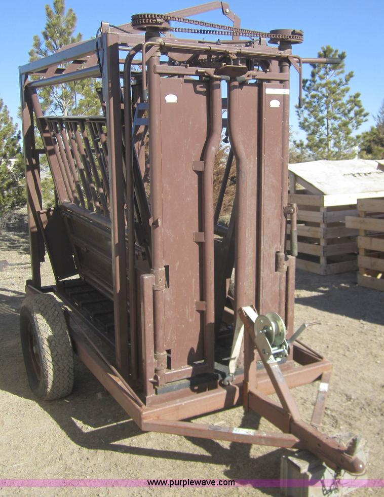 image for item C9900 Blattner portable squeeze chute