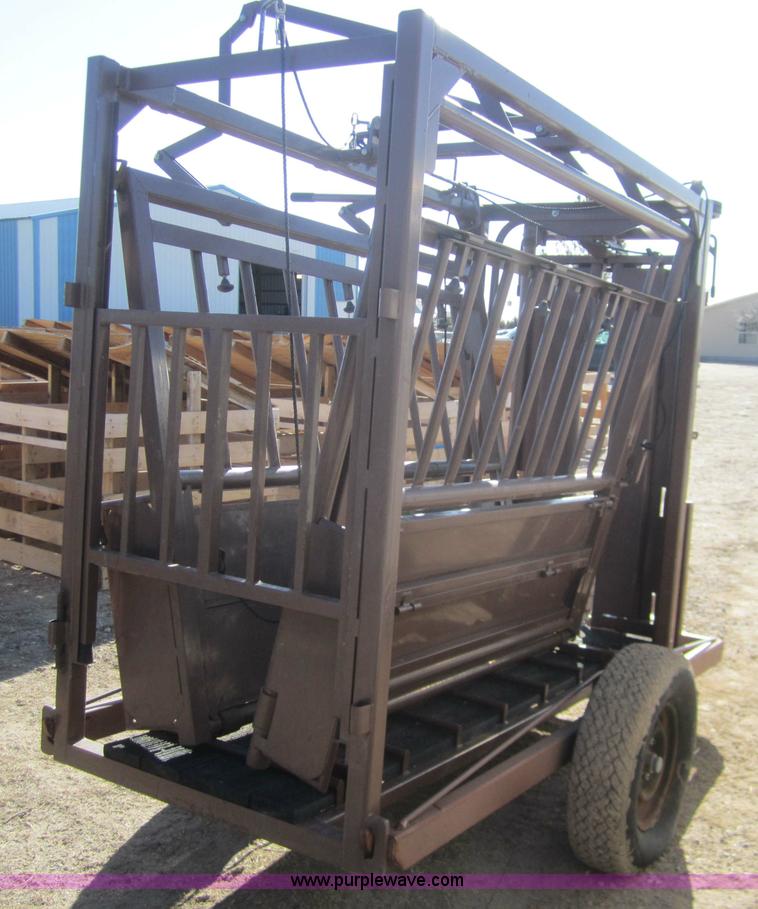 image for item C9900 Blattner portable squeeze chute