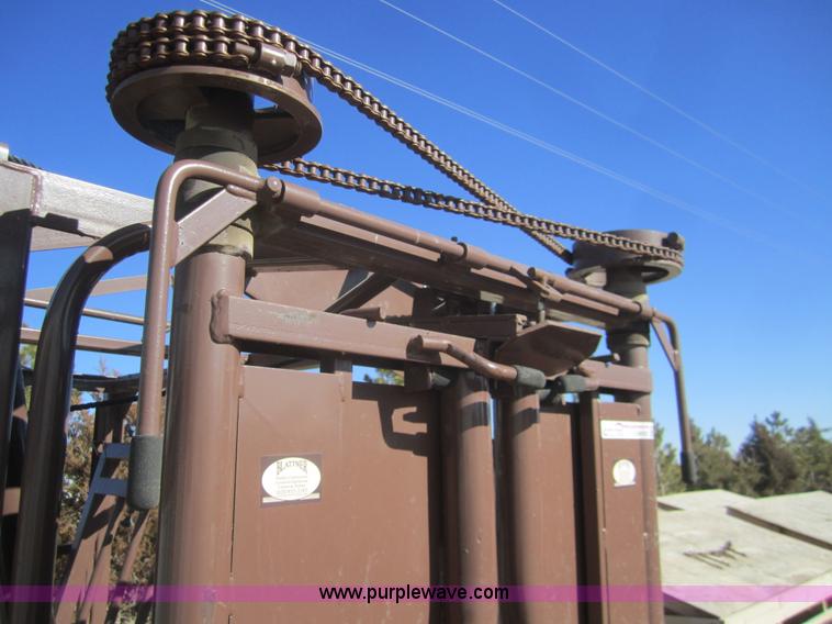 image for item C9900 Blattner portable squeeze chute