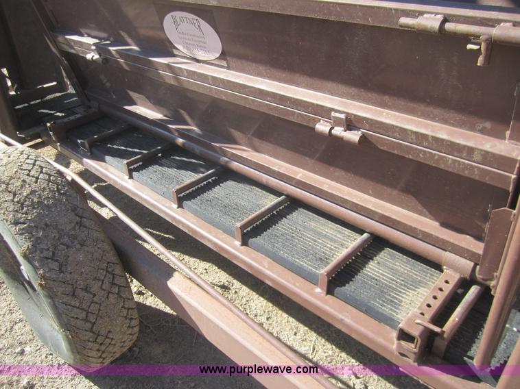 image for item C9900 Blattner portable squeeze chute