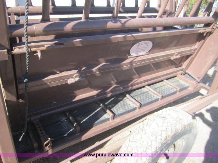 image for item C9900 Blattner portable squeeze chute