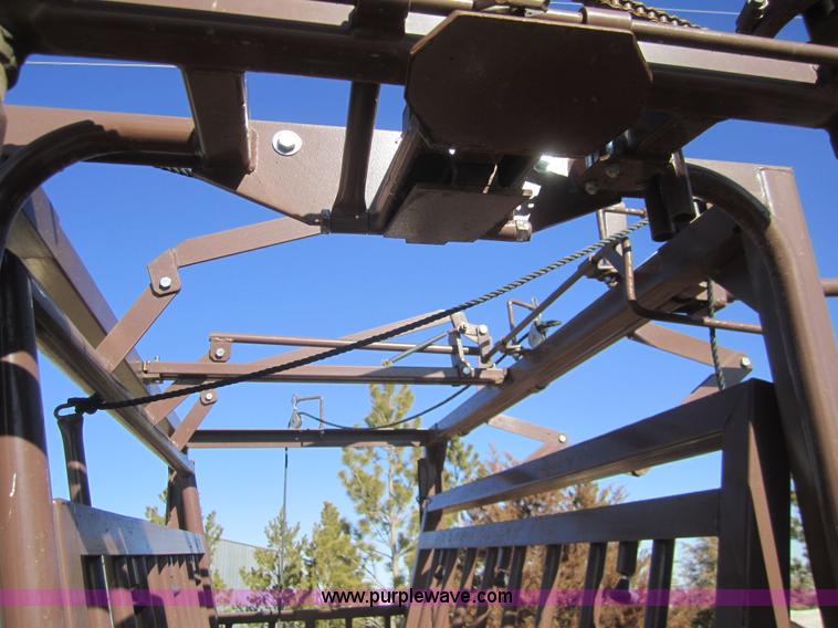 image for item C9900 Blattner portable squeeze chute