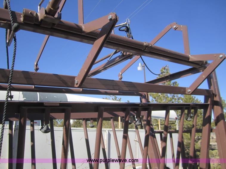 image for item C9900 Blattner portable squeeze chute